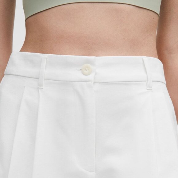 LuluLinen High-Rise Short 6" In White - Picture 3 of 9